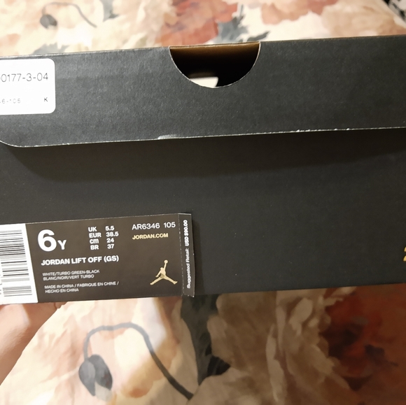 COPY - HOST PICK Jordan Lift Off South Beach - Picture 12 of 14